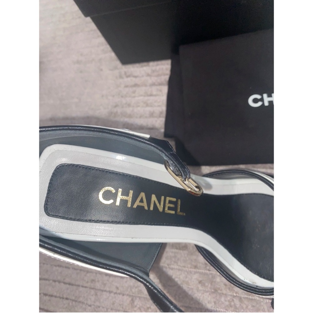 CHANEL Elegant Black and White Heels Sz 37.5 - Picture 9 of 10